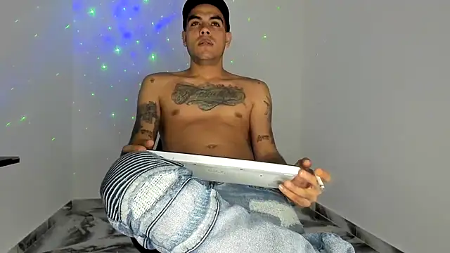 Snapshot of mikee_scooth chatting on March 21, 2026, 11:30 pm mikee scooth online show from March 21, 2026, 11:30 pm