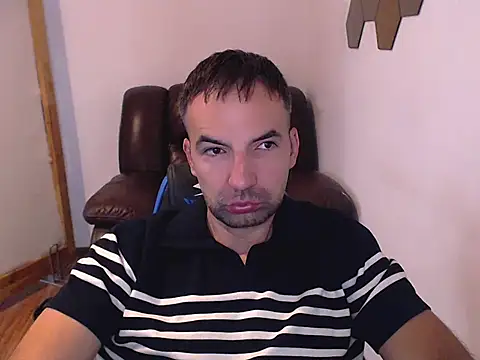 Snapshot of Leo_1617 chatting on September 14, 2025, 5:06 am Leo 1617 online show from September 14, 2025, 5:06 am