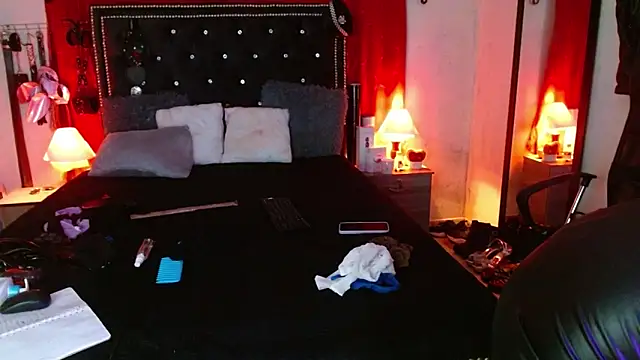 Snapshot of SamaraMartinez chatting on October 13, 2025, 8:47 am SamaraMartinez online show from October 13, 2025, 8:47 am