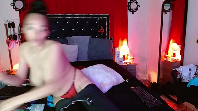 Snapshot of SamaraMartinez chatting on October 17, 2025, 11:24 am SamaraMartinez online show from October 17, 2025, 11:24 am