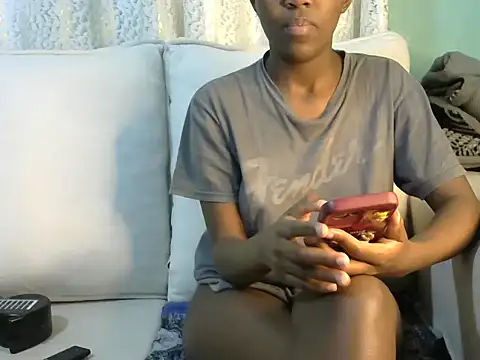 Caryyyl online show from November 16, 2025, 12:33 pm