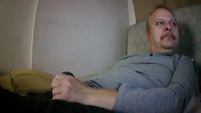 amylrmm1903 online show from November 19, 2025, 2:28 pm