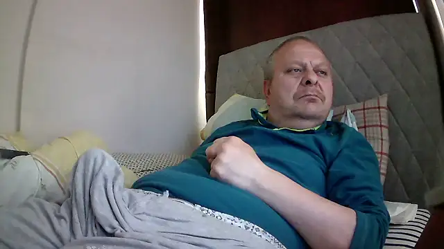 amylrmm1903 online show from May 17, 2026, 11:50 am