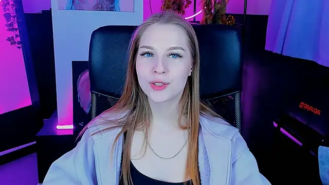 CuteMousee online show from December 4, 2024, 9:07 am