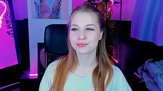 CuteMousee online show from December 6, 2024, 8:37 am