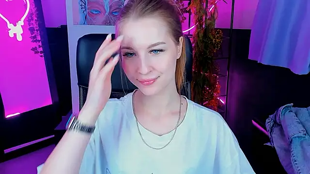 CuteMousee online show from December 6, 2024, 11:44 am