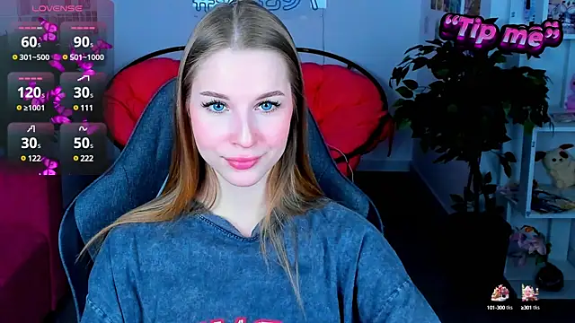 CuteMousee online show from January 4, 2025, 5:37 am