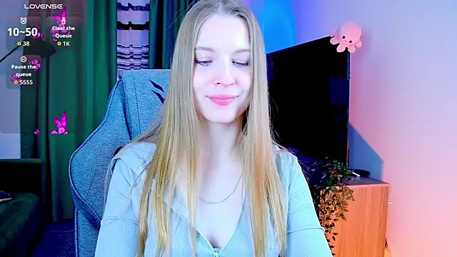 CuteMousee online show from April 26, 2026, 6:33 am