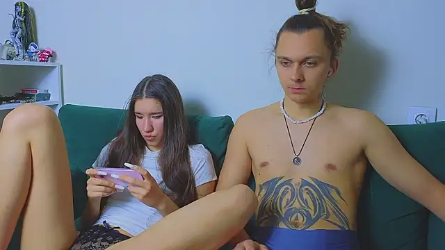 Snapshot of do_u_know_them chatting on February 26, 2026, 3:00 pm do u know them online show from February 26, 2026, 3:00 pm