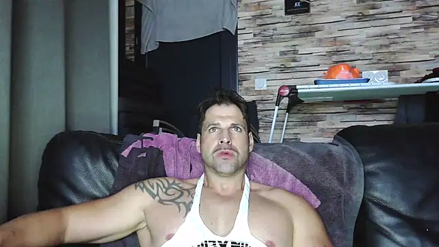 XxBigboybandxX online show from November 13, 2025, 6:51 pm