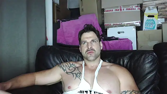 XxBigboybandxX online show from May 4, 2026, 6:37 pm
