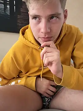 CDLukeLucy420 online show from October 7, 2025, 9:50 am