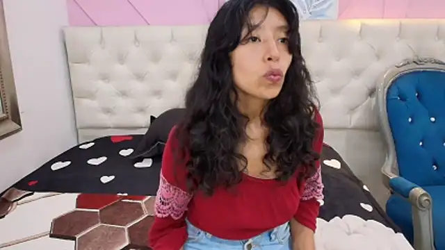 Snapshot of karolinee_66_ chatting on May 26, 2026, 4:30 am karolinee 66 online show from May 26, 2026, 4:30 am