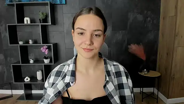 OliviaMontgomery online show from December 13, 2024, 3:21 pm