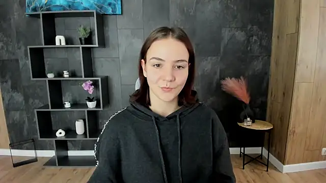 OliviaMontgomery online show from December 17, 2024, 12:33 pm