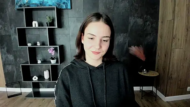 OliviaMontgomery online show from December 17, 2024, 3:39 pm