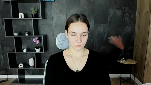 OliviaMontgomery online show from December 23, 2024, 1:03 pm