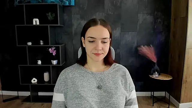 OliviaMontgomery online show from January 7, 2025, 9:18 am