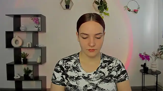 OliviaMontgomery online show from March 9, 2025, 1:37 pm