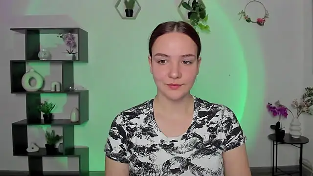 OliviaMontgomery online show from March 9, 2025, 4:44 pm