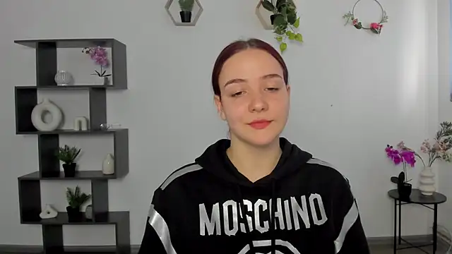 OliviaMontgomery online show from March 10, 2025, 9:43 am