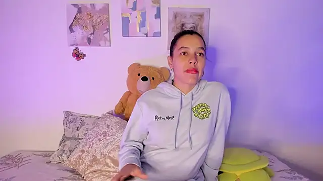 Snapshot of samara_jonness chatting on February 10, 2025, 10:40 pm samara jonness online show from February 10, 2025, 10:40 pm