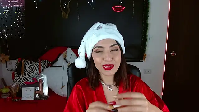 Carolaine69  online show from December 10, 2024, 2:06 pm
