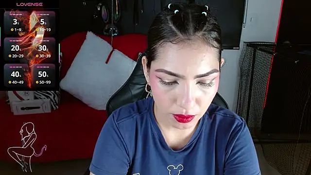 Carolaine69  online show from May 4, 2026, 1:40 pm