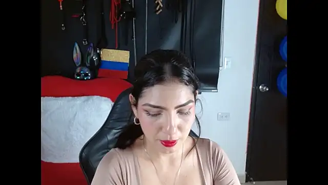 Carolaine69  online show from June 24, 2026, 2:16 pm