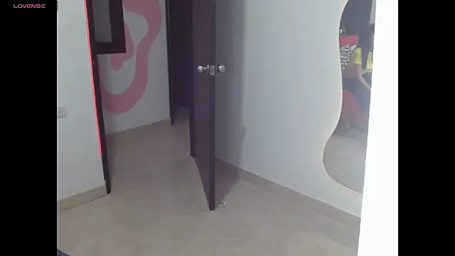Carolaine69  online show from June 27, 2026, 2:34 pm