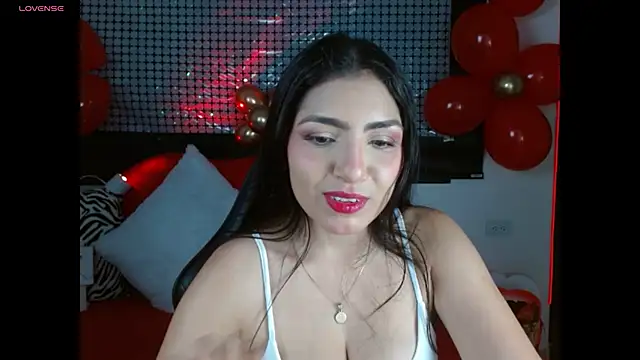 Carolaine69  online show from July 1, 2026, 2:07 pm