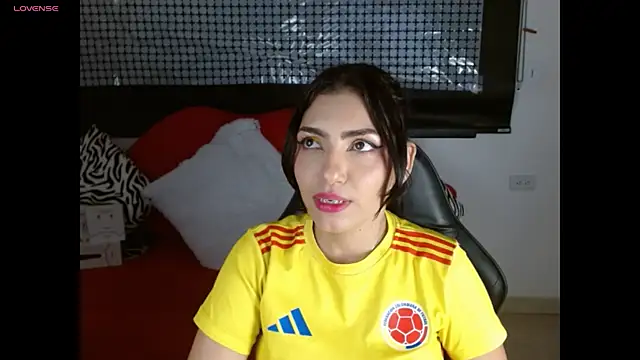 Carolaine69  online show from July 3, 2026, 1:39 pm