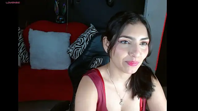 Carolaine69  online show from July 14, 2026, 1:28 pm