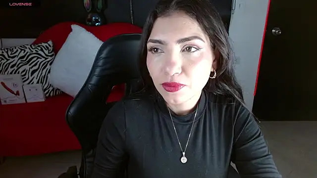 Carolaine69  online show from July 25, 2026, 1:19 pm