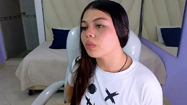 Sexy paradise18  online show from December 22, 2024, 3:44 am