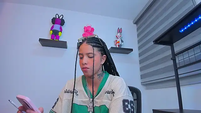 Snapshot of Gangster_Girl chatting on September 24, 2025, 12:36 am Gangster Girl online show from September 24, 2025, 12:36 am