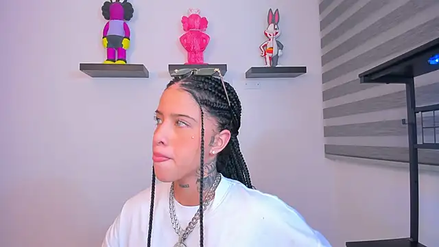 Snapshot of Gangster_Girl chatting on October 1, 2025, 2:06 am Gangster Girl online show from October 1, 2025, 2:06 am