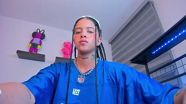 Snapshot of Gangster_Girl chatting on October 5, 2025, 2:32 am Gangster Girl online show from October 5, 2025, 2:32 am