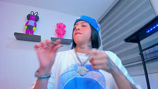 Snapshot of Gangster_Girl chatting on October 28, 2025, 1:20 am Gangster Girl online show from October 28, 2025, 1:20 am