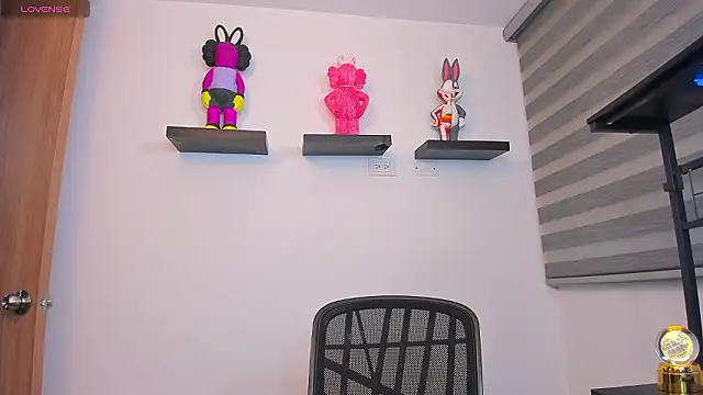 Gangster Girl online show from March 24, 2026, 5:01 am