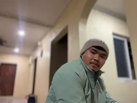 rasbari22 online show from November 10, 2025, 9:58 pm