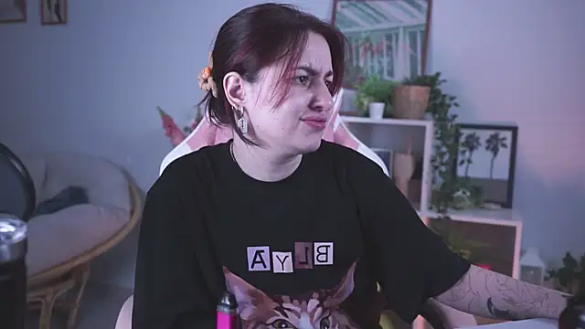 Lana  May online show from March 14, 2025, 11:23 am