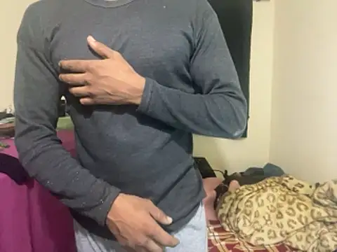 GaaTto online show from November 17, 2025, 6:03 pm