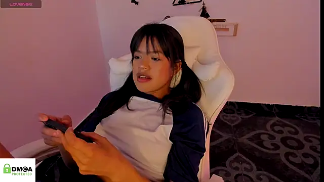 meganthompsonn22 online show from September 30, 2025, 6:02 pm