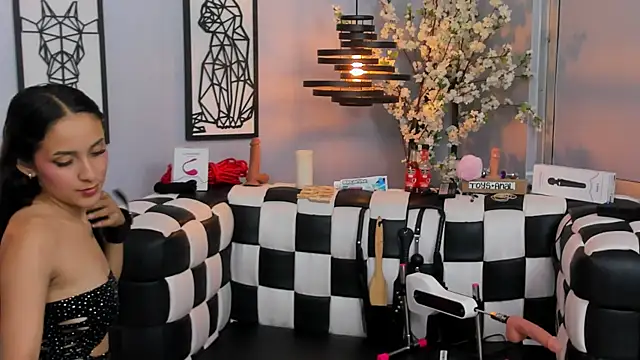 SARAFOXX  online show from December 21, 2024, 2:47 pm