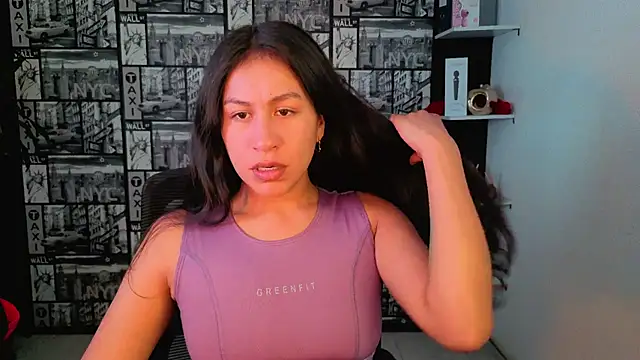 EmiGomez  online show from June 21, 2026, 2:41 pm