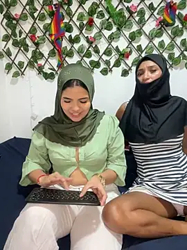 Snapshot of Arab_rainbow_girls chatting on December 21, 2024, 3:47 am Arab rainbow girls online show from December 21, 2024, 3:47 am