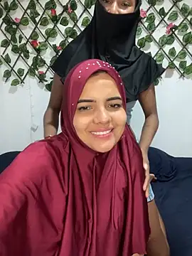 Snapshot of Arab_rainbow_girls chatting on January 9, 2025, 1:08 am Arab rainbow girls online show from January 9, 2025, 1:08 am