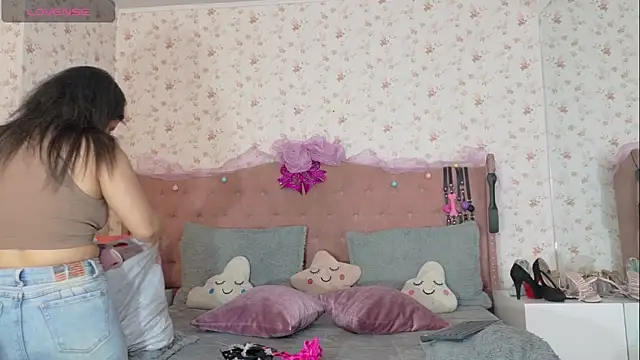 Snapshot of AvrillThomas chatting on January 9, 2025, 12:41 pm AvrillThomas online show from January 9, 2025, 12:41 pm