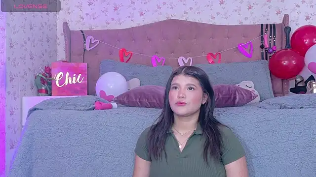 Snapshot of AvrillThomas chatting on February 25, 2025, 4:00 pm AvrillThomas online show from February 25, 2025, 4:00 pm